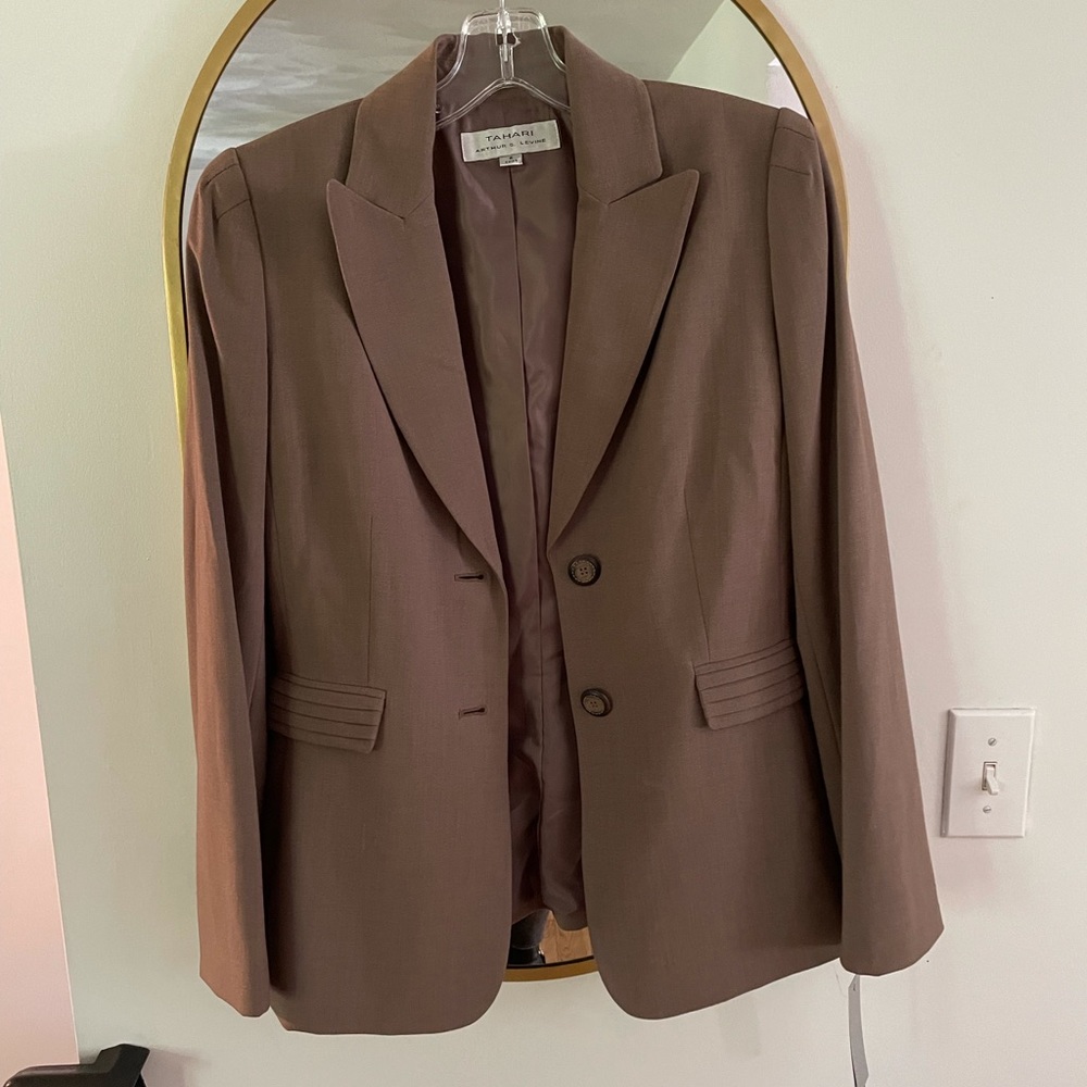 Tahari Pant Suit NWT